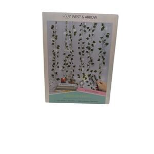 West & Arrow Curtain Vine Lights 66 LED Cool White Remote USB/Battery
